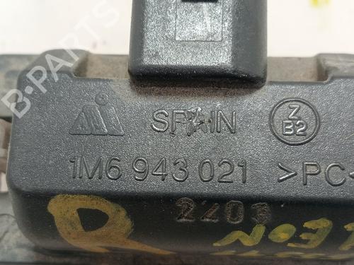 Licence plate light SEAT LEON (1M1)  | BP15937218I40 