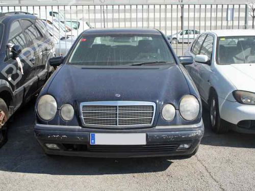 Dør venstre bak MERCEDES-BENZ E-CLASS (W210) E 240 (210.061) (170 hp) 584191 |