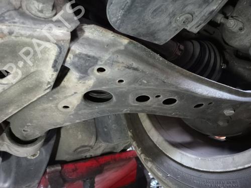 Querlenker links vorne für VW POLO IV (9N_, 9A_) 1.4 16V (75 hp) 30697667