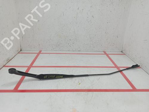 front-windshield-wiper-arm-dacia-dokker-mpv-ke_-2012-2013-2014-2015-2016-2017-2018-2019-2020-2021-31968455 main image