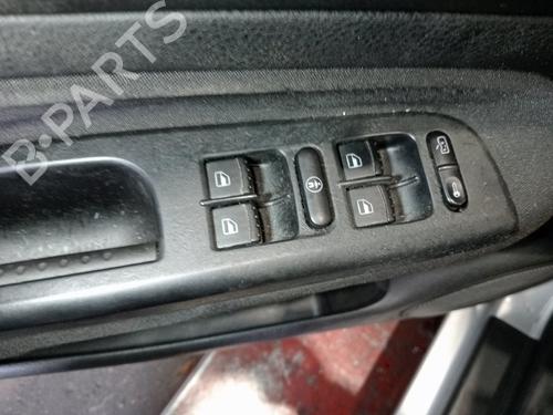 Used Left front window switch VW GOLF IV (1J1) [1997-2008]  31854079