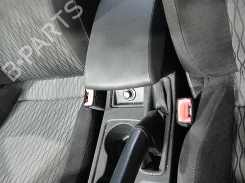 Used Armrest / Center console Armrest / Center console SEAT LEON (5F1) [2012-2021] 35785196 35785196