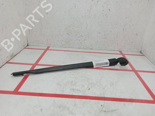 Used Front windshield wiper arm SEAT LEON (1P1) [2005-2013]  31942484