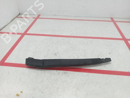 Used Rear windshield wiper arm Rear windshield wiper arm FIAT GRANDE PUNTO (199_) 1.4 16V (199BXG1B, 199AXG1B) (95 hp) 35978755 35978755