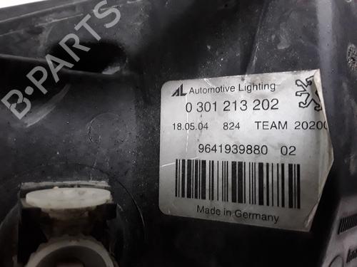Right headlight PEUGEOT 407 (6D_) 2.0 (6DRFNB, 6DRFNE) | BP9394142C29 
