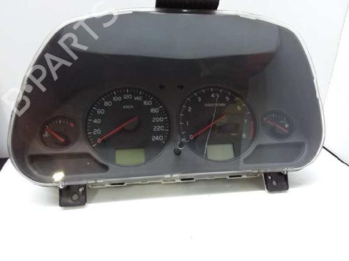 Instrument cluster VOLVO V40 Estate (645) 1.8 | BP7469898C47 