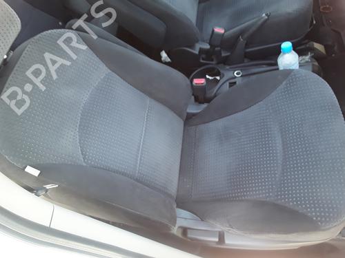 Used Right front seat MITSUBISHI GRANDIS (NA_W) 2.0 DI-D (NA8W) (136 hp) 12317367