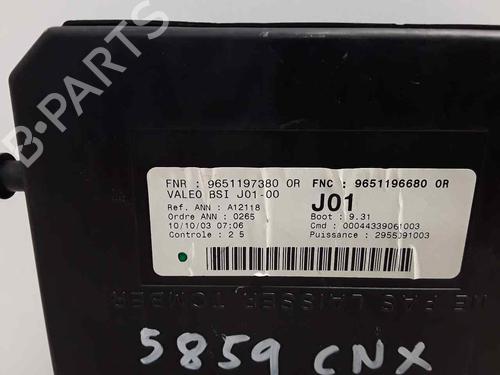 Fuse box CITROËN C5 I (DC_) 2.2 HDi (DC4HXB, DC4HXE) | BP18908690E1 