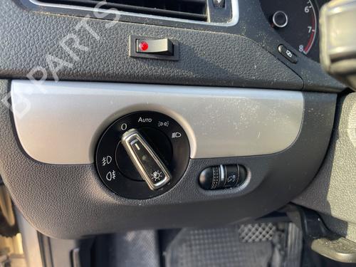 Used Headlight switch VW JETTA IV (162, 163, AV3, AV2) [2008-2019]  27882550