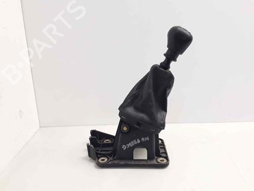 Used Gear lever FORD FOCUS I (DAW, DBW) 1.8 Turbo DI / TDDi (90 hp) 19451074