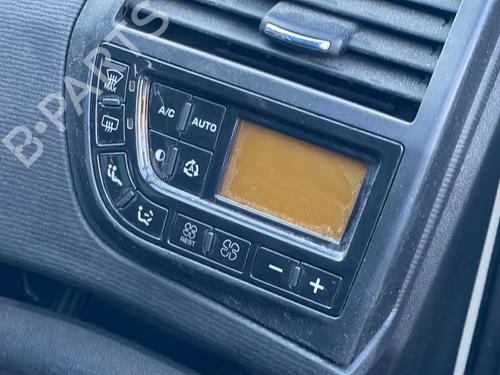 Used Climate control Climate control 39451095 39451095
