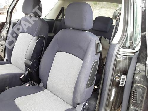 left-front-seat-peugeot-1007-km_-16-16v-2005-8417713 main image