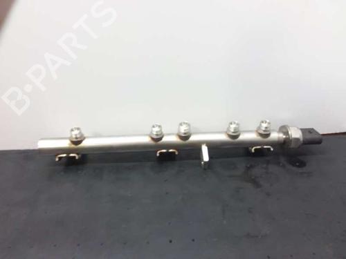 Used Injection rail BMW 1 (E87) 116 i (115 hp) 7470225