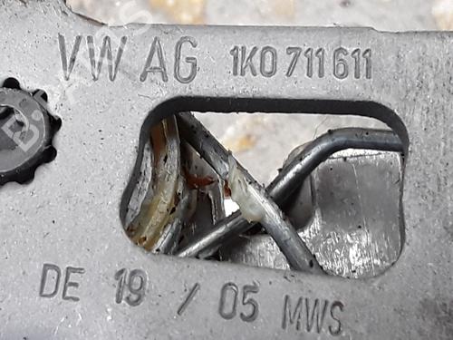 Gear lever VW GOLF PLUS V (5M1, 521) 1.6 FSI | BP13614267M90