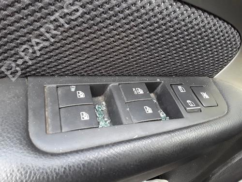 Used Left front window switch CHEVROLET EPICA (KL1_) 2.0 D (150 hp) 15582808