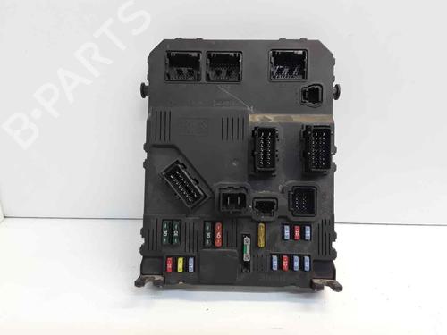 Used Fuse box Fuse box 36377360 36377360