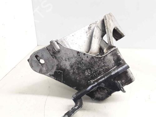 Soporte motor VW TOUAREG (7LA, 7L6, 7L7) 2.5 R5 TDI (174 hp) 18151395