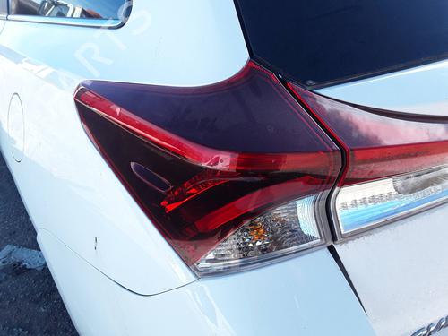 Used Left taillight TOYOTA AURIS (_E18_) 1.8 Hybrid (ZWE186_, ZWE186R) (136 hp) 32177327
