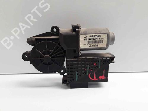 Rudehejsemotor bagstkærm højre VW POLO IV (9N_, 9A_) 1.9 TDI (101 hp) 30049954