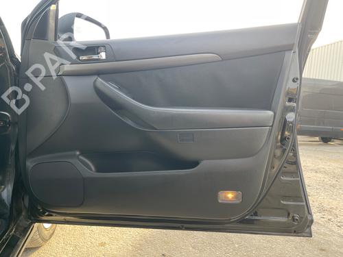 Garniture avant droite TOYOTA AVENSIS Saloon (_T25_) [2003-2009]  30441199