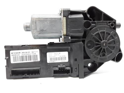 Vindusheismotor venstre foran RENAULT MEGANE III Hatchback (BZ0/1_, B3_) 1.5 dCi (106 hp) 7792700