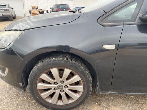 Used Left front fenders OPEL ASTRA J (P10) [2009-2016]  31117876