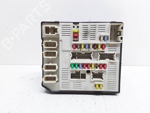 Boîte à Fusibles RENAULT MEGANE III Hatchback (BZ0/1_, B3_) 1.9 dCi (BZ0N, BZ0J) (131 hp) 15217617