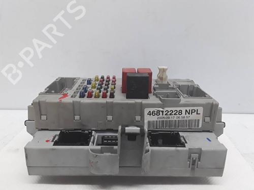 Sikringsdose FIAT PUNTO Hatchback Van (188_) 1.2 60 (60 hp) 7879807