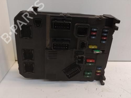 Used Fuse box Fuse box 37014967 37014967