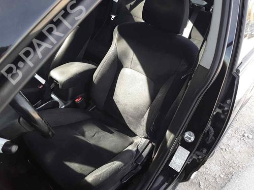 Used Left front seat MITSUBISHI OUTLANDER II (CW_W) [2005-2012]  22694572