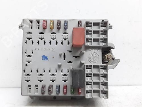 Used Fuse box FIAT PUNTO (188_) 1.2 60 (188.030, .050, .130, .150, .230, .250) (60 hp) 8600486