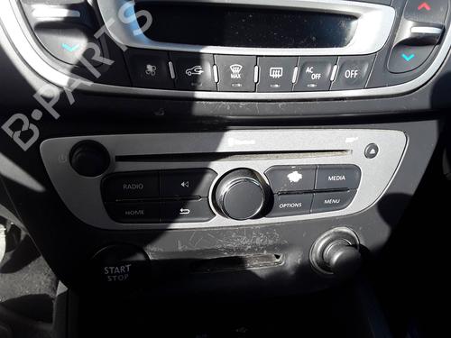 switch-renault-fluence-l3_-2010-36650333 main image