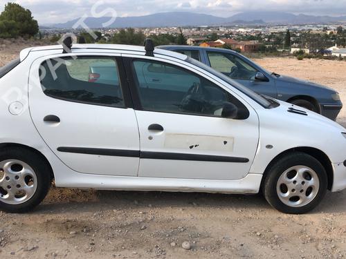 Fuse box PEUGEOT 206 Hatchback (2A/C) 1.4 HDi eco 70 | BP22897985E1 