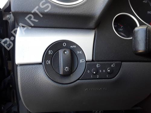 Used Headlight switch SEAT EXEO (3R2) 2.0 TDI (120 hp) 15582745