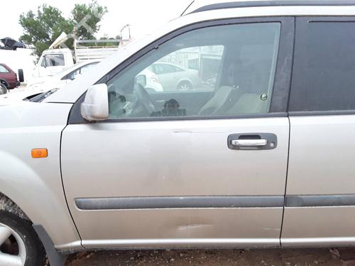 Used Left front door NISSAN X-TRAIL I (T30) 2.2 DCi FWD (114 hp) 9370325