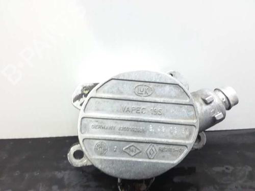Pompe à vide RENAULT TRAFIC II Bus (JL) 2.5 dCi 135 (JL0D) (135 hp) 7470174