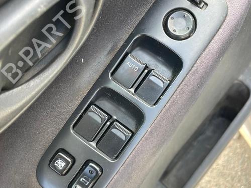 Used Left front window switch SUZUKI GRAND VITARA I (FT, HT) 2.0 HDI 110 16V 4x4 (SQ420D, TD83V) (109 hp) 27597640