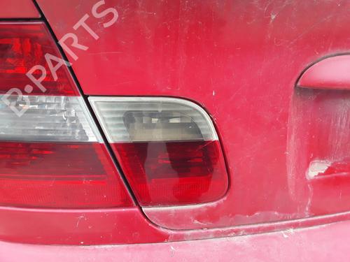 Feu de coffre gauche Feu de coffre gauche BMW 3 (E46) 320 d (150 hp) 36478471 36478471