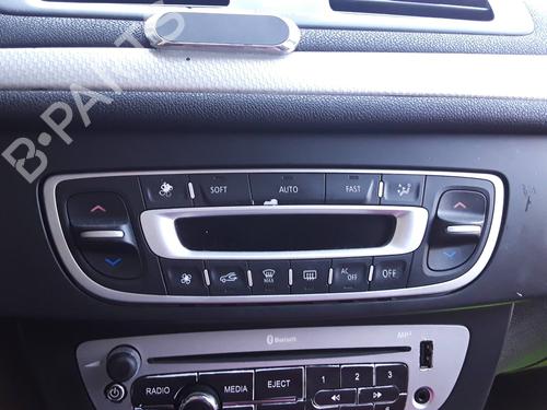 climate-control-renault-megane-iii-hatchback-bz01_-b3_-2008-36025112 main image