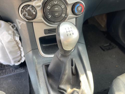 Used Gear lever FORD FIESTA VI (CB1, CCN) 1.4 (97 hp) 27576626