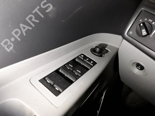 Used Left front window switch CHRYSLER 300C (LX, LE) 3.0 CRD (218 hp) 7474308