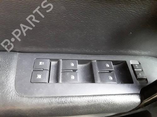 Used Left front window switch CHEVROLET CAPTIVA (C100, C140) [2006-2025]  18682982