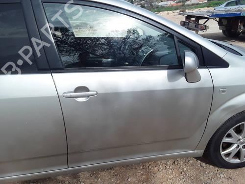 Porte avant droite TOYOTA COROLLA Verso (ZER_, ZZE12_, R1_) 2.2 D-4D (AUR10_, AUR10R) (136 hp) 32250964