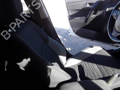 Used Left front seat TOYOTA AURIS (_E18_) 1.8 Hybrid (ZWE186_, ZWE186R) (136 hp) 32177303