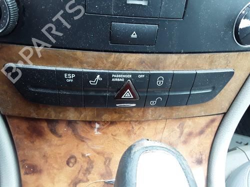 Advarselsbryter MERCEDES-BENZ E-CLASS (W211) E 320 CDI (211.026) (204 hp) 12316603