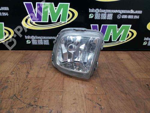 Used Left front fog light HYUNDAI H-1 Platform/Chassis 2.5 D (99 hp) 7466977