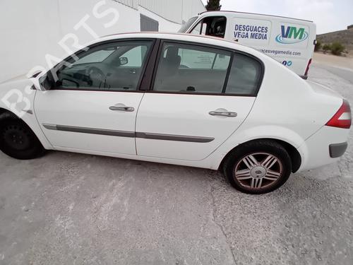 Fuse box RENAULT MEGANE II Saloon (LM0/1_)  | BP18908412E1 