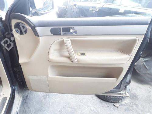 Garniture avant droite VW TOUAREG (7LA, 7L6, 7L7) 2.5 R5 TDI (174 hp) 17748180