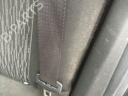 Cinto de segurança traseiro esquerdo OPEL ASTRA J (P10) [2009-2016]  31117888