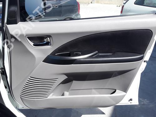 Forreste højre beklædning MITSUBISHI GRANDIS (NA_W) 2.0 DI-D (NA8W) (136 hp) 12317384